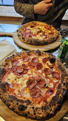 Opinii despre Sliced Wood Fired Pizza în Carrick-On-Shannon - Hospitality and gastronomy