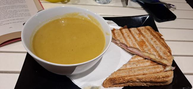 Comentarii opinii despre Coffee Break With Barbara