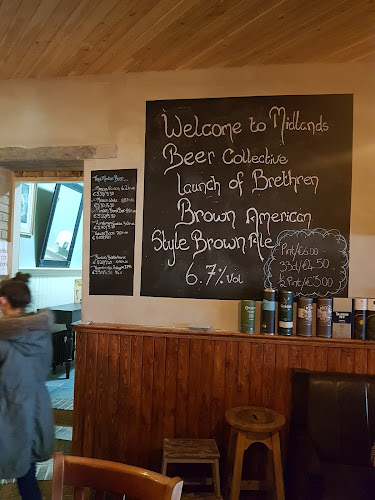 Skellys Bar & Guest House - Hospitality and gastronomy