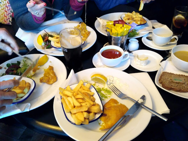 Comentarii opinii despre The West Bar & Restaurant