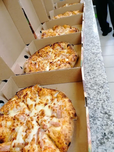 Comentarii opinii despre Pizza Max and Chef Kebabs Quilty