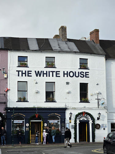 Spar, Pearse St, Sleveen, Kinsale, Co. Cork, P17 NA72