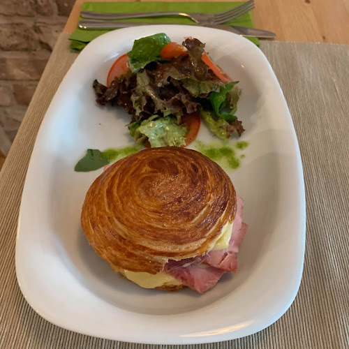 Linenhall St, Knockthomas, Castlebar, Co. Mayo, F23 HE68