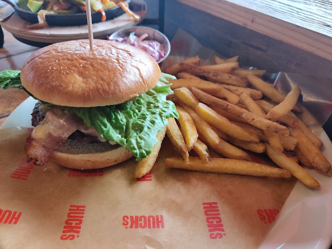 Huck's American Bar and Grill - Hospitality and gastronomy