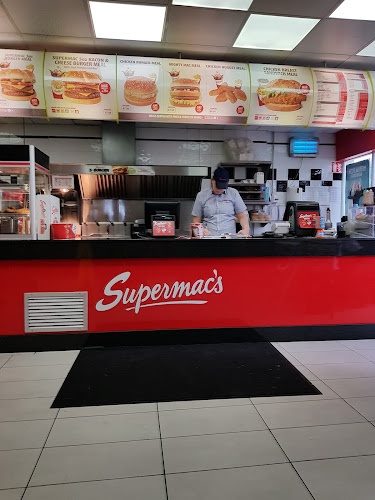 Opinii despre Supermac's & Papa John's Main Street Ballinasloe în Ballinasloe - Hospitality and gastronomy