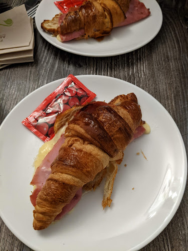 Noelle's Cafe - Hospitality and gastronomy