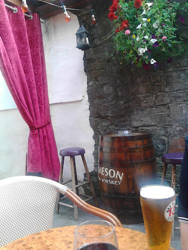 Tom Collins' Bar - Hospitality and gastronomy