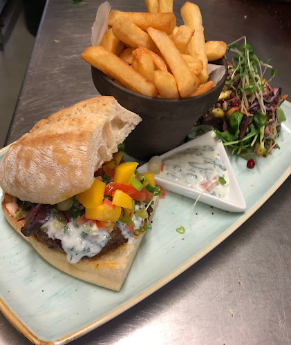 Mai's Café - Hospitality and gastronomy