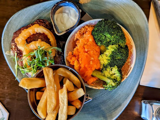 The West Bar & Restaurant - Hospitality and gastronomy