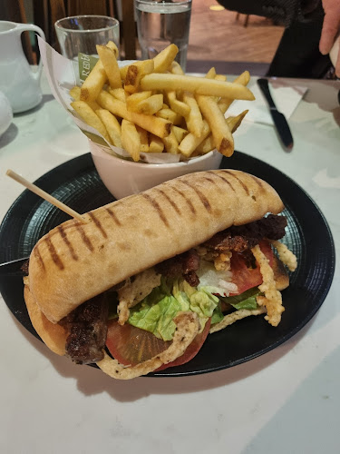 Red Earth - Lifestyle Store & Restaurant - Hospitality and gastronomy