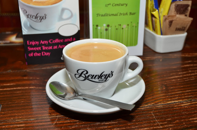 TJ Ryan Traditional Irish Pub - Cashel