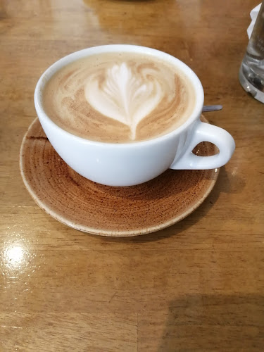 Comentarii opinii despre Room8