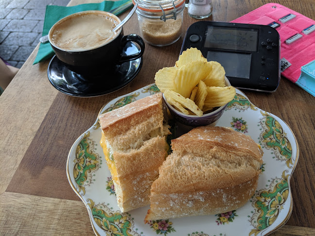 Comentarii opinii despre Tartan Larder Café