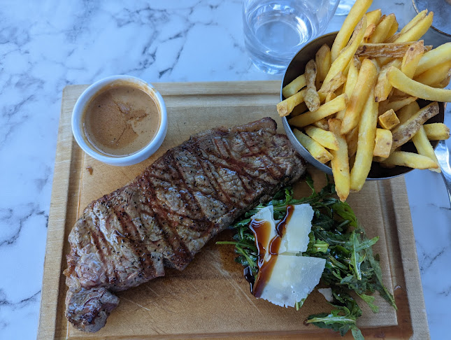 Opinii despre Vie De Chateaux - Restaurant Naas în Naas - Hospitality and gastronomy