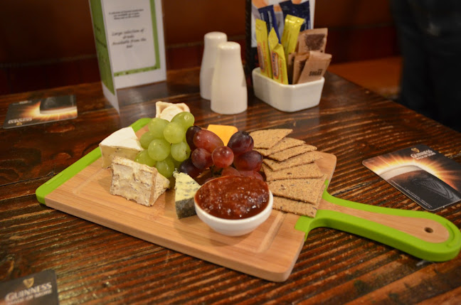 Opinii despre TJ Ryan Traditional Irish Pub în Cashel - Hospitality and gastronomy