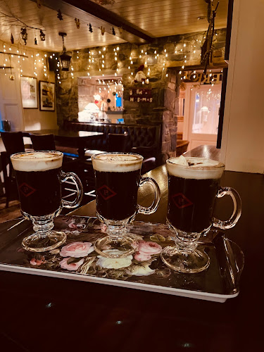 Opinii despre Foxs (Foxs Castle Lounge) în Navan - Hospitality and gastronomy