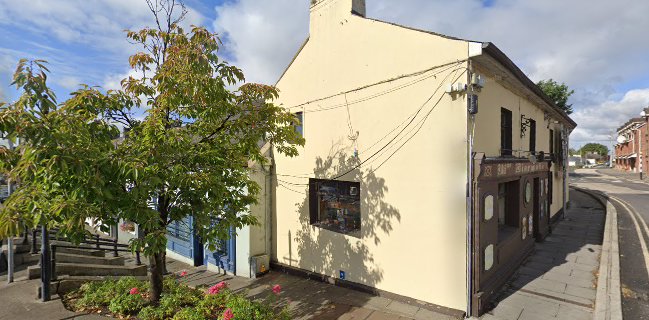 Mac Dairmada’s Bar