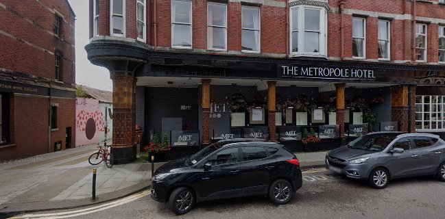 The MET Bar & Restaurant
